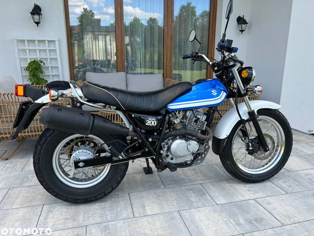 Suzuki RV