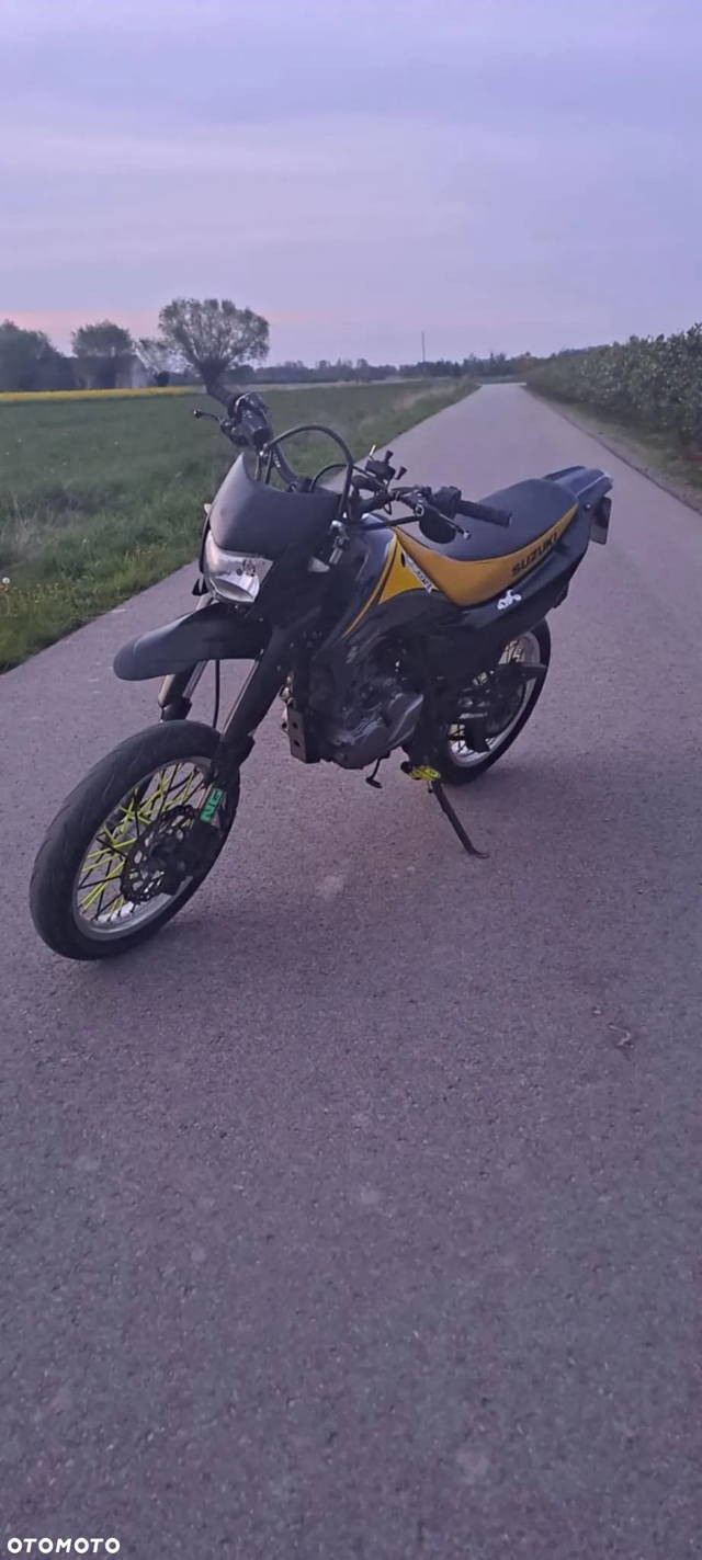 Suzuki DR