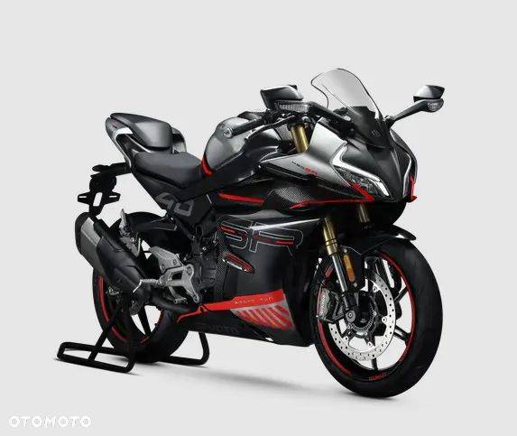 CFMoto SR