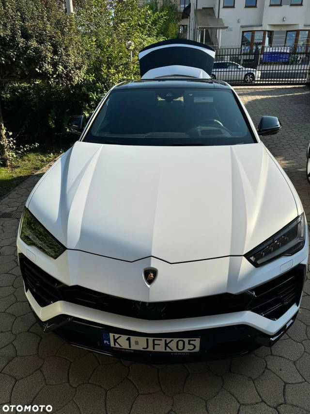 Lamborghini Urus Standard
