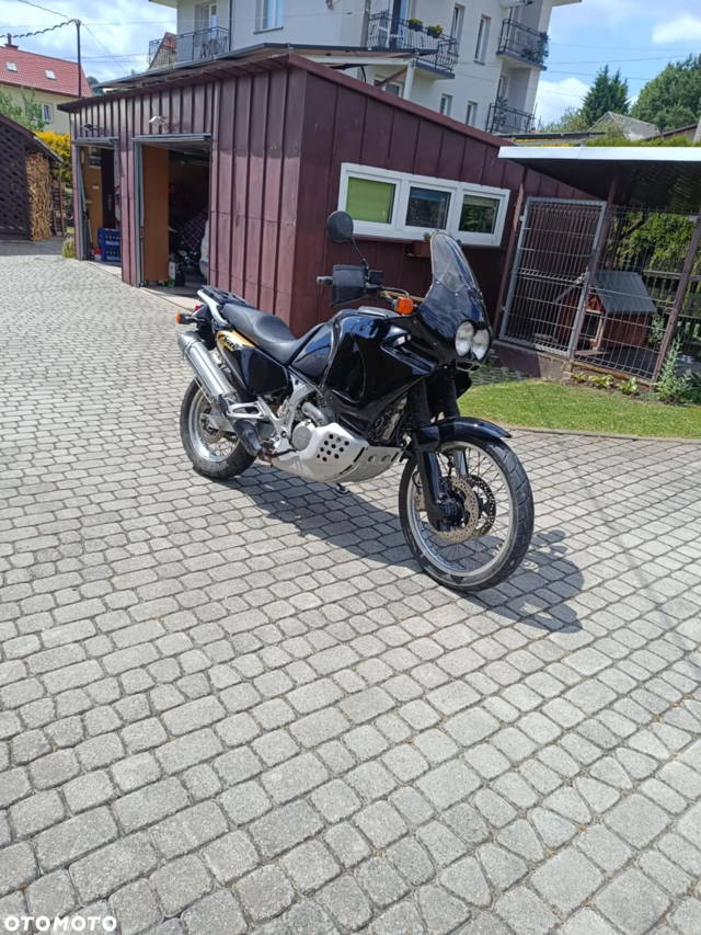 Honda XRV