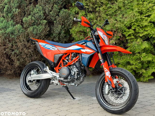 KTM SMC