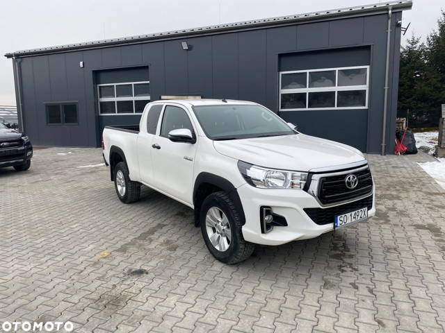 Toyota Hilux 2.4 D-4D Extra Cab SR 4x4