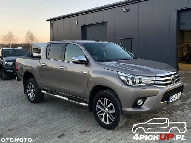 Toyota Hilux 2.4 D-4D Double Cab SR5 4x4