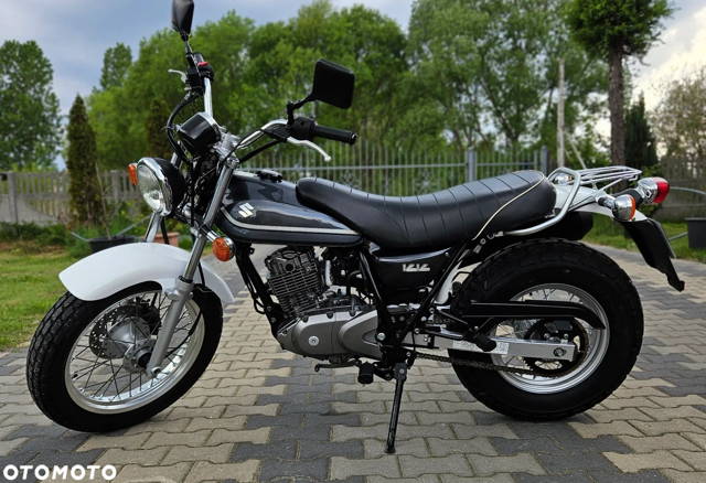 Suzuki RV