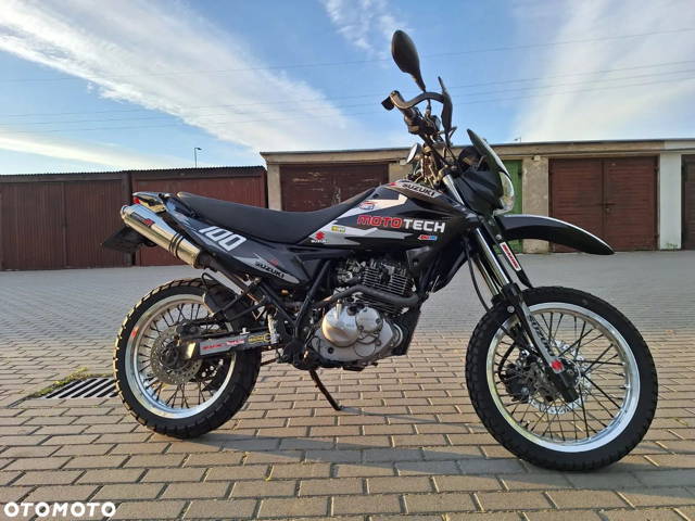 Suzuki DR