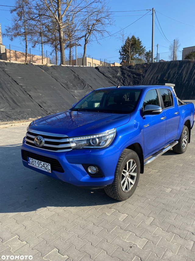 Toyota Hilux 2.4 D-4D Double Cab SR5 4x4
