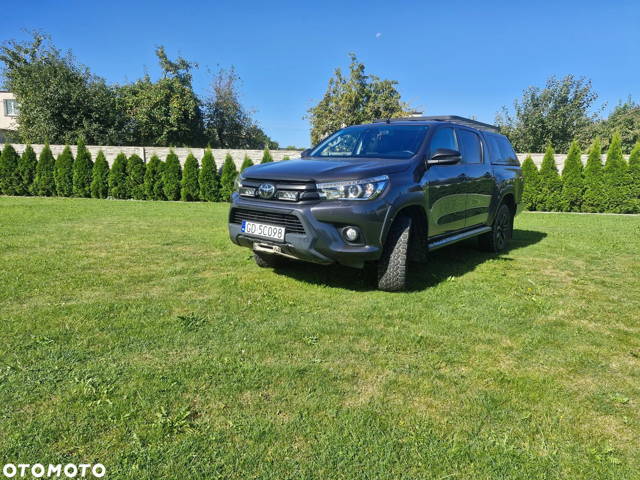 Toyota Hilux 2.4 D-4D Double Cab SR5 4x4