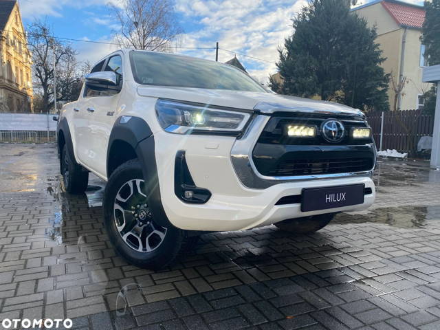 Toyota Hilux 2.8 D-4D Double Cab SR5 4x4