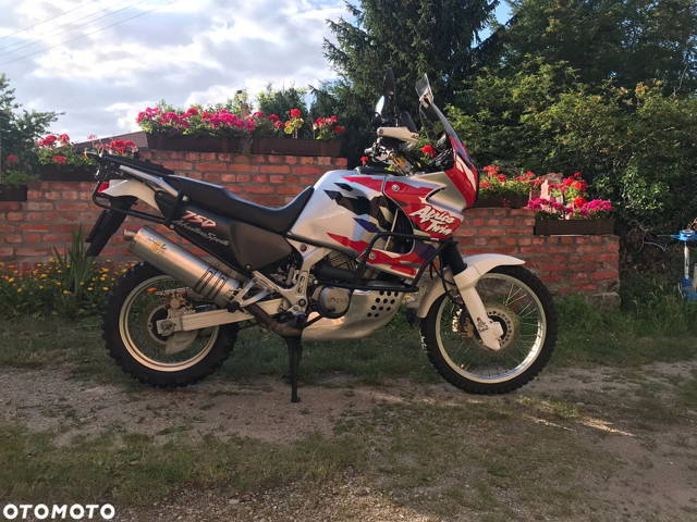 Honda XRV