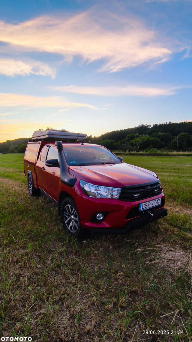 Toyota Hilux 2.4 D-4D Double Cab SR5 4x4