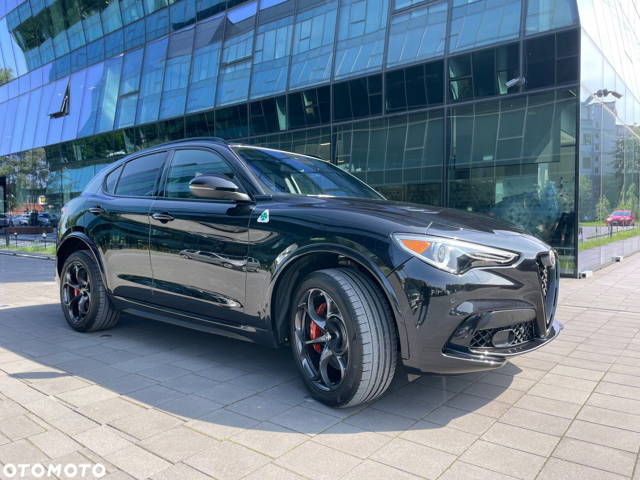 Alfa Romeo Stelvio V6 2.9 Bi-Turbo AT8-Q4 Quadrifoglio