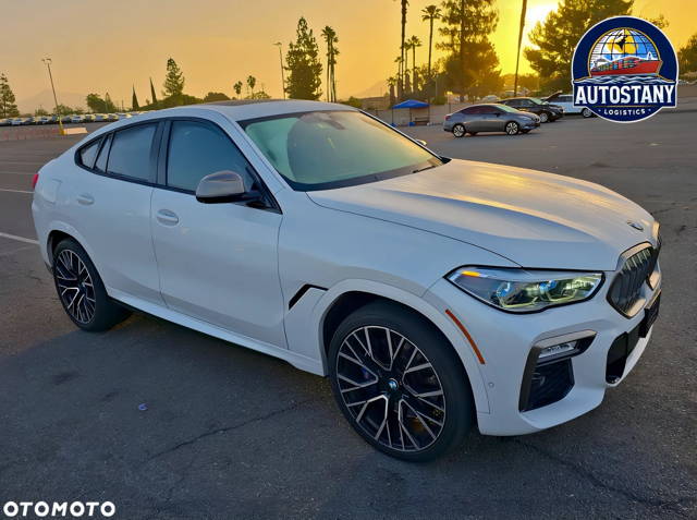 BMW X6 M50i