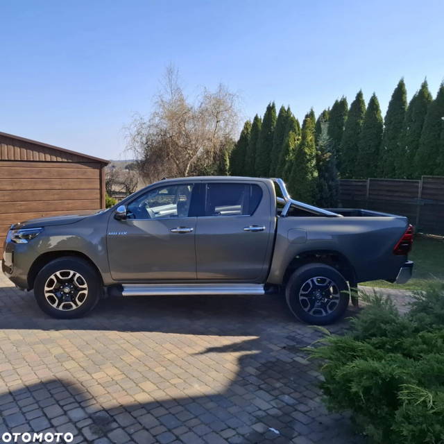 Toyota Hilux 2.8 D-4D Double Cab SR5 4x4