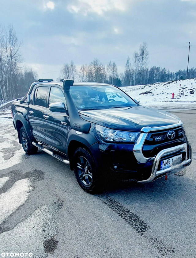 Toyota Hilux 2.4 D-4D Double Cab SR 4x4