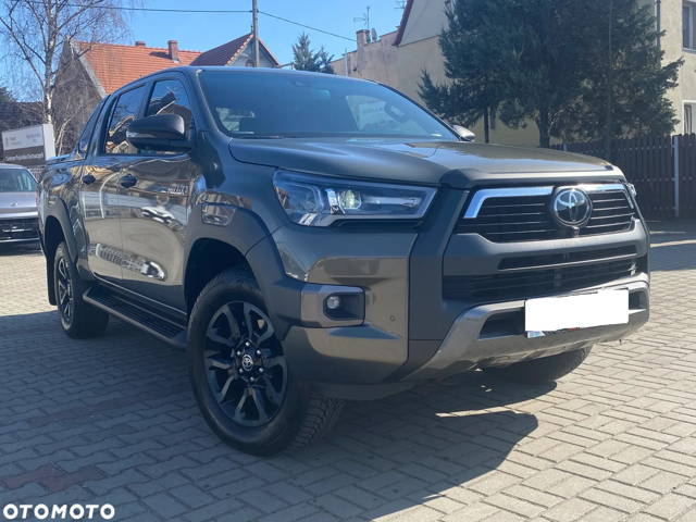 Toyota Hilux 2.8 D-4D Double Cab Invincible Sport 4x4
