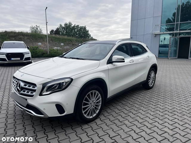 Mercedes-Benz GLA 200 7G-DCT Urban