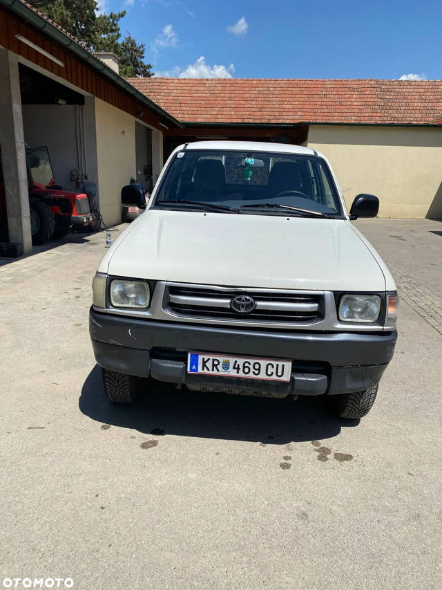 Toyota Hilux 4WD DLX