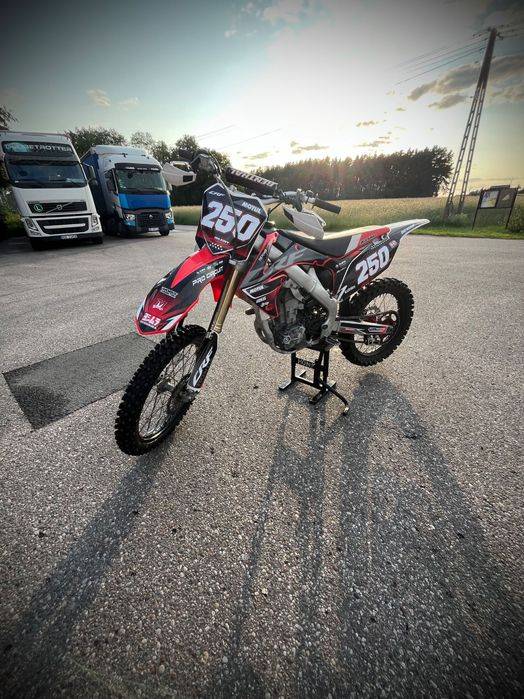 Honda crf 250 r.
