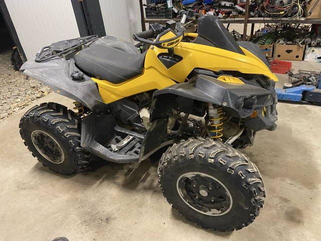 Plastiki osłona obudowy Bagażnik stelaż koła can am renegade 800R g1