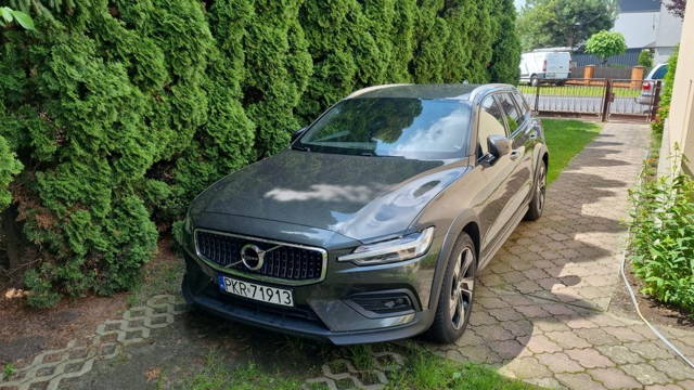 Volvo v60 cross country 2.0 190koni 4x4