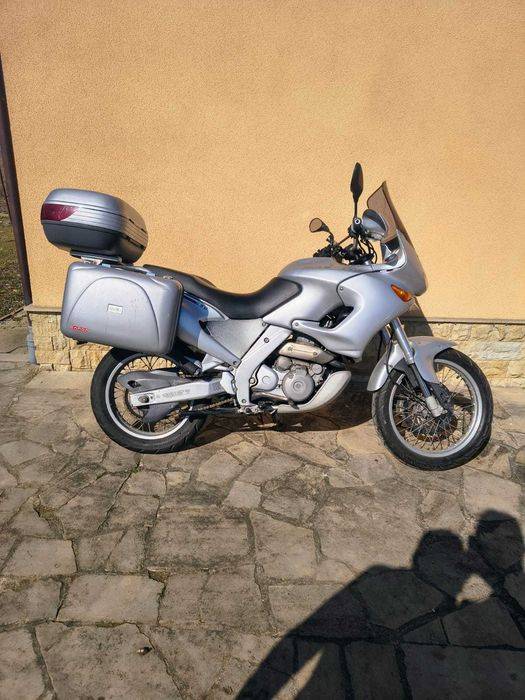 Aprilia Pegaso 650 bliźniak BMW GS650