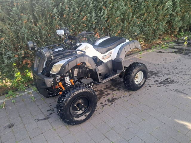 Sprzedam quada benyco 200