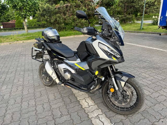 X-ADV 750 Honda super stan i wyposażenie