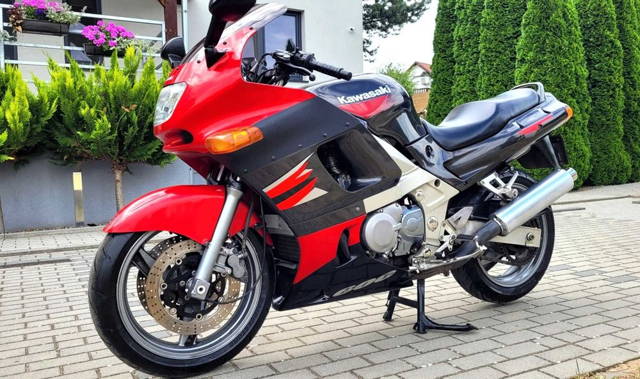 Kawasaki ZX600E 1 właściciel , zamienię na inny motor auto busa quada