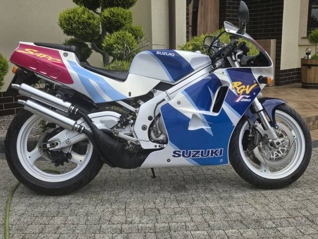 Suzuki RGV 250 bialy krok super stan