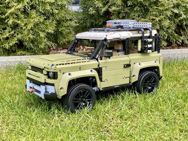 Nowe Klocki Land Rover Defender 42110 Skala 1:8