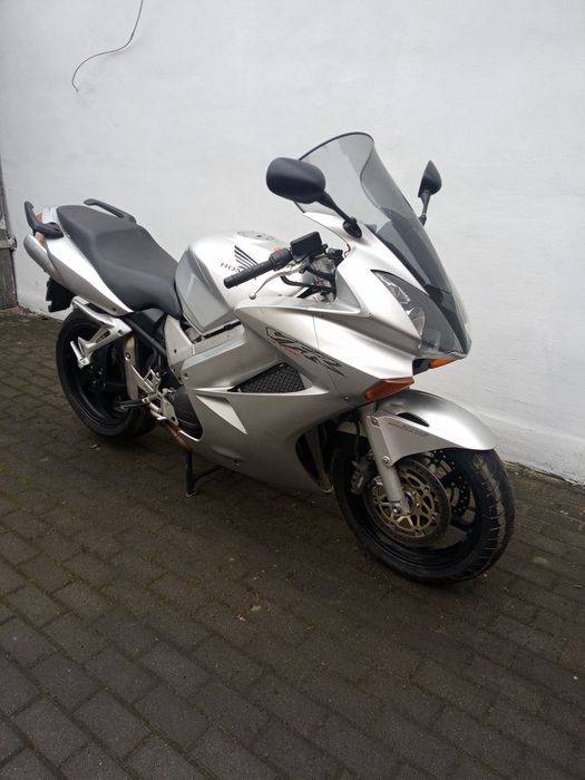 Honda VFR 800 VTEC lampa przód lagi licznik koło felga silnik