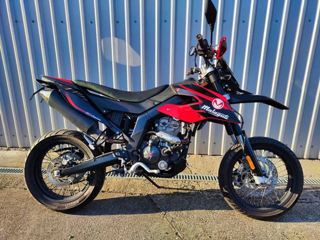 Malaguti XSM 125 ABS 2021 na kategorie B aprilia sx 125 supermoto wr