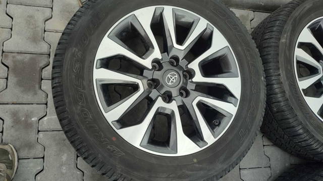 Toyota Land Cruiser 150 felgi aluminiowe oryginał+opony 265/55 R19
