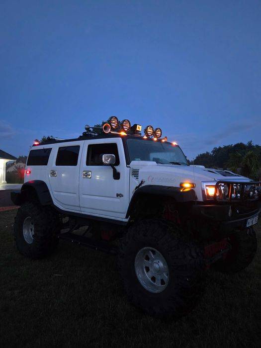 Hummer H2  USA  V8