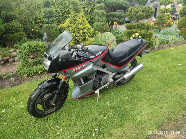 Kawasaki GPZ 500 S