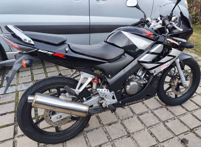 Honda cbr125r jc34