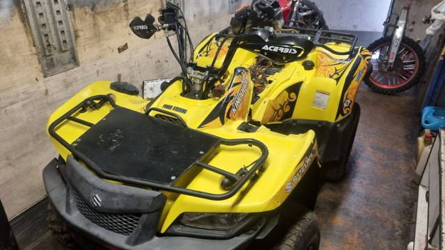 Owiewki plastiki boczki Suzuki kingquad 500 części