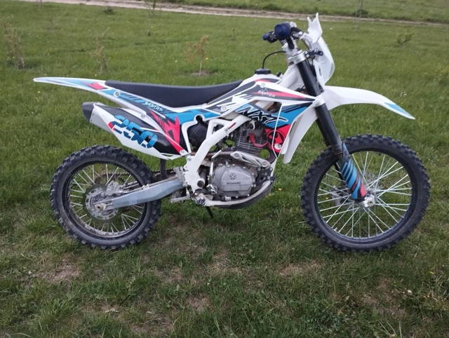 Mam na sprzedaż Bartona 250 nxt