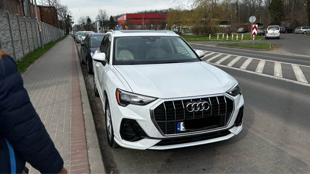 Audi Q3 quattro 2019r 2.0 230 koni S-line