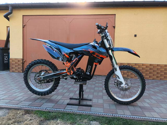Elektryczny KTM 26KW, QS138 90H V3 + FARDRIVER 72680, AKU LG 72V 61Ah