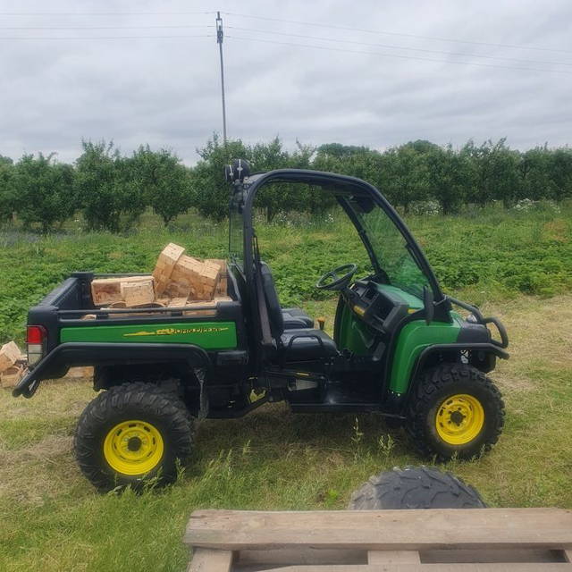 John Deere gator 855d 4x4