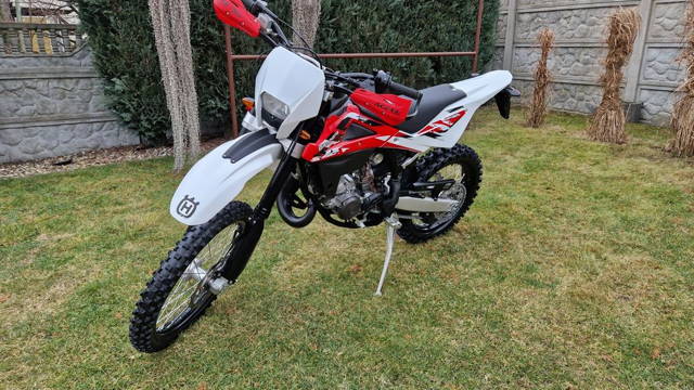 Husqvarna wr 125 wre Przebieg 368km 12mth Stan nowy