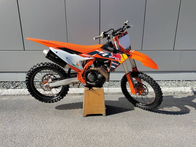 KTM SX-F 450 FACTORY 2023 rok, stan idealny. Kupiony ze stajni Öhlins.
