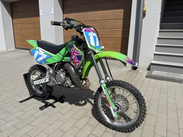 Kawasaki KX 65 w idealnym stanie, z małym przebiegiem.