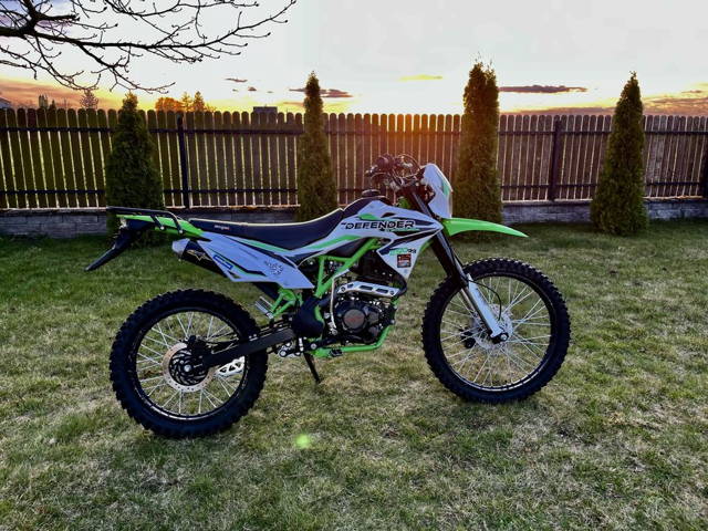Cross Defender 250
