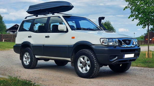 Nissan Terrano 2.7 TDi Klima Nowe opony Gotowy na wyprawy