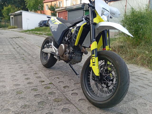 Husqvarna 701 supermoto