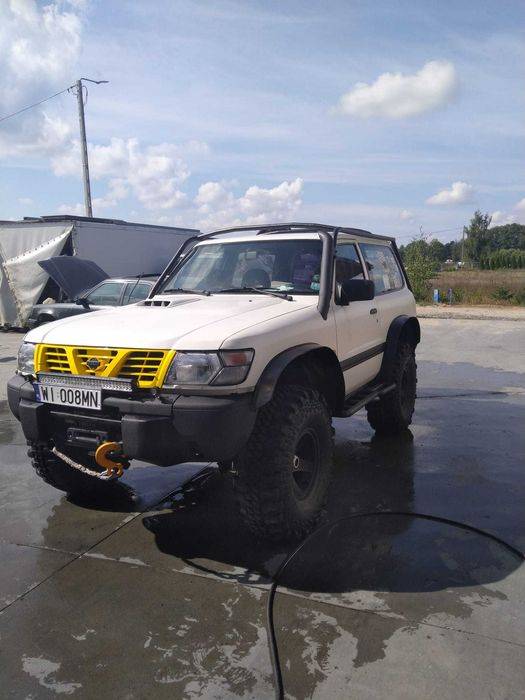 Nissan Patrol 100% off road. Samochód przeprawowy i ekspedycyjny.