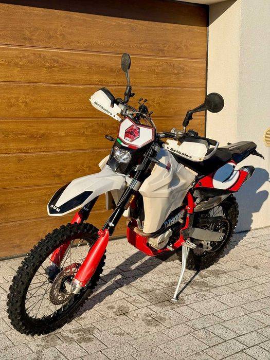 SWM RS300 R 2019 Husqvarna TE 310 37KM